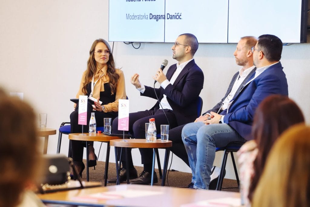 Dan Unije - učesnici i predavači u disksiji o poslovnim temama.