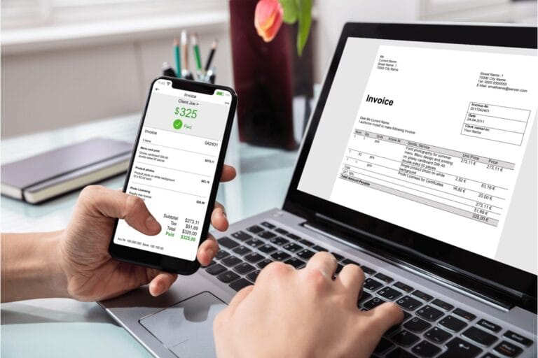 Е-фактура на лаптоп