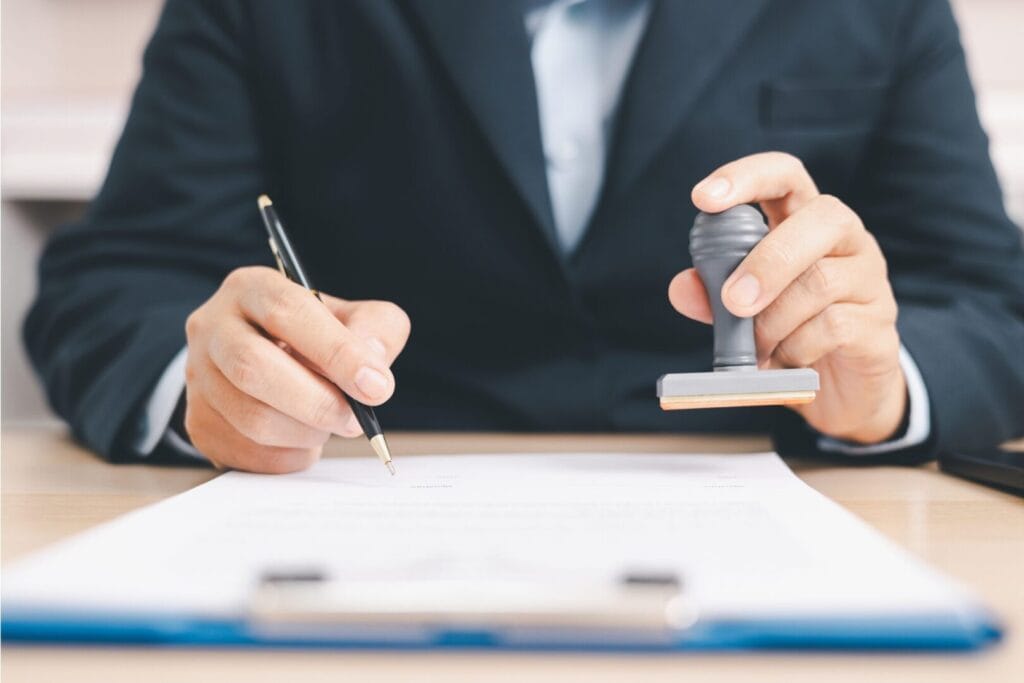 Overa i potpis ugovora u M&A procesu, kao korak zaključenja transakcije